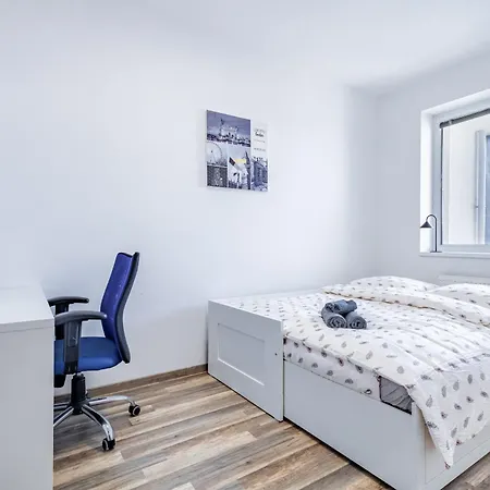 דירה Adm - Premiere Sky - Free Parking Garage ברטיסלאבה