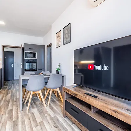 Adm - Premiere Sky - Free Parking Garage * ברטיסלאבה